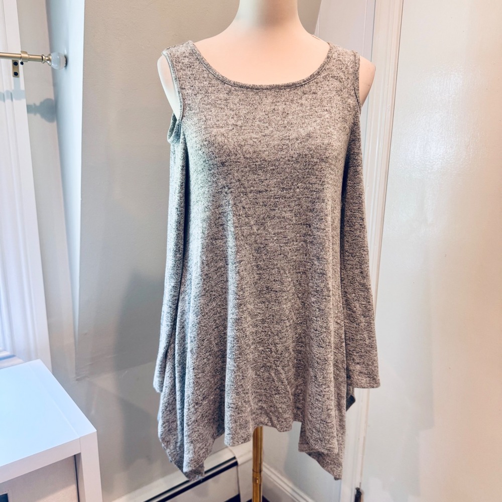 Olivia Sky Heather Gray Cold Shoulder Sharkbite Tunic Top Soft Knit | Size S